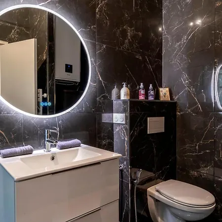 Splendide, Refait A Neuf, Climatise, A 1mn- 