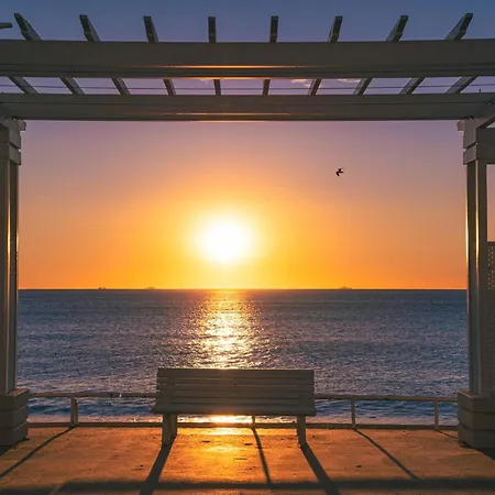 Splendide, Refait A Neuf, Climatise, A 1mn- 